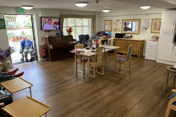 Restaurant style dining hall